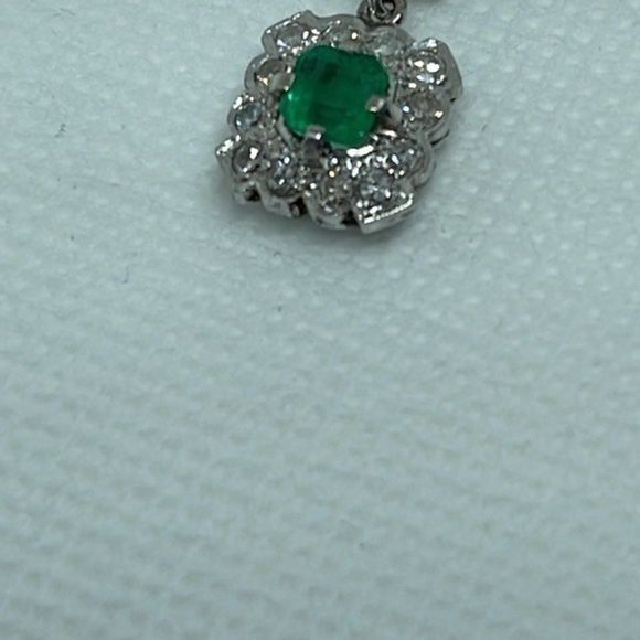 Diamonds real and emeralds 10k real solid‎ gold earrings​ - Picture 10 of 11